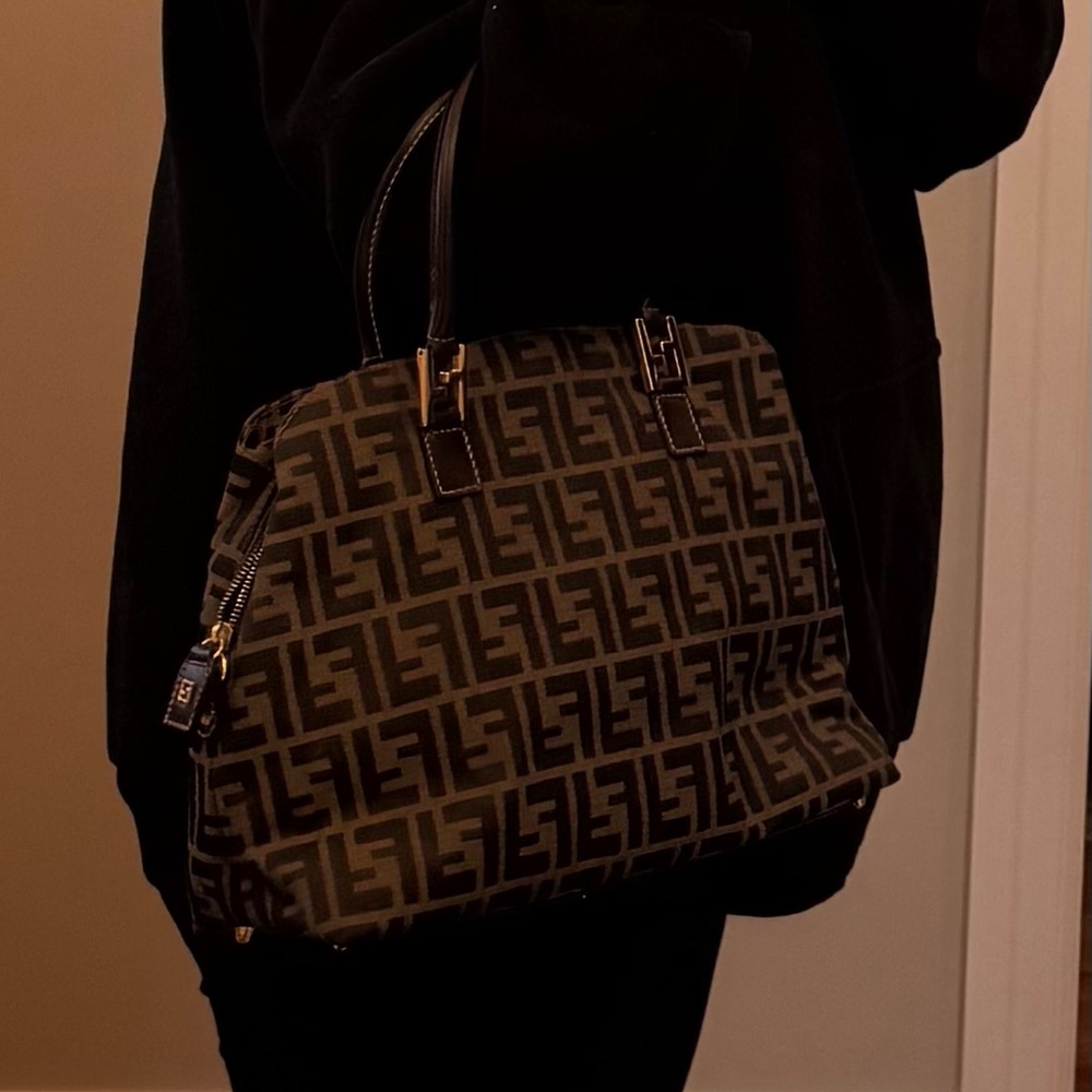 Fendi Zucca top handle. Great condition - Picture 12 of 13